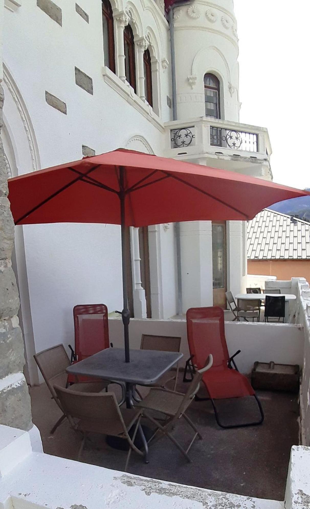 Appartement Standing Chateau Des Magnans Jausiers Exterior photo